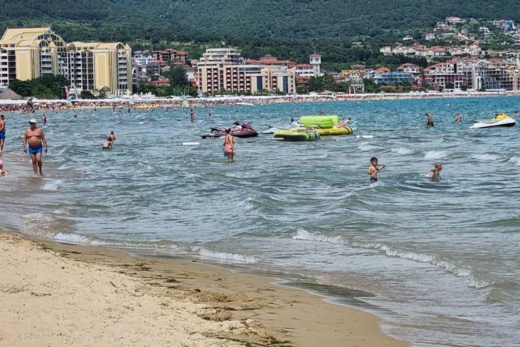 Royal Beach Apartment Barcello B Sluneční pobřeží Exteriér fotografie
